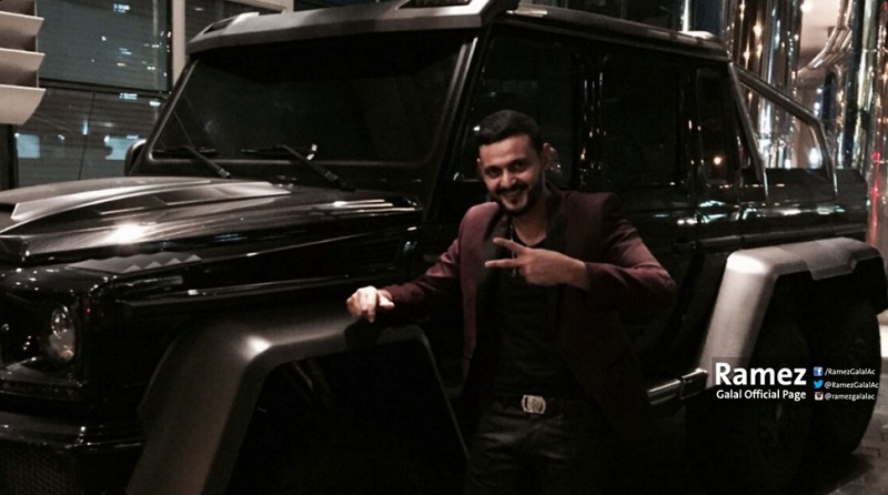 النجم رامز جلال ينشر صورته مع سيارة مميزة ArabGT